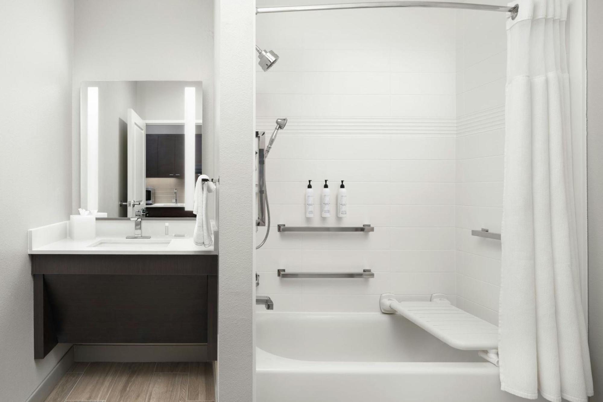 Towneplace Suites By Marriott Houston Hobby Airport Extérieur photo