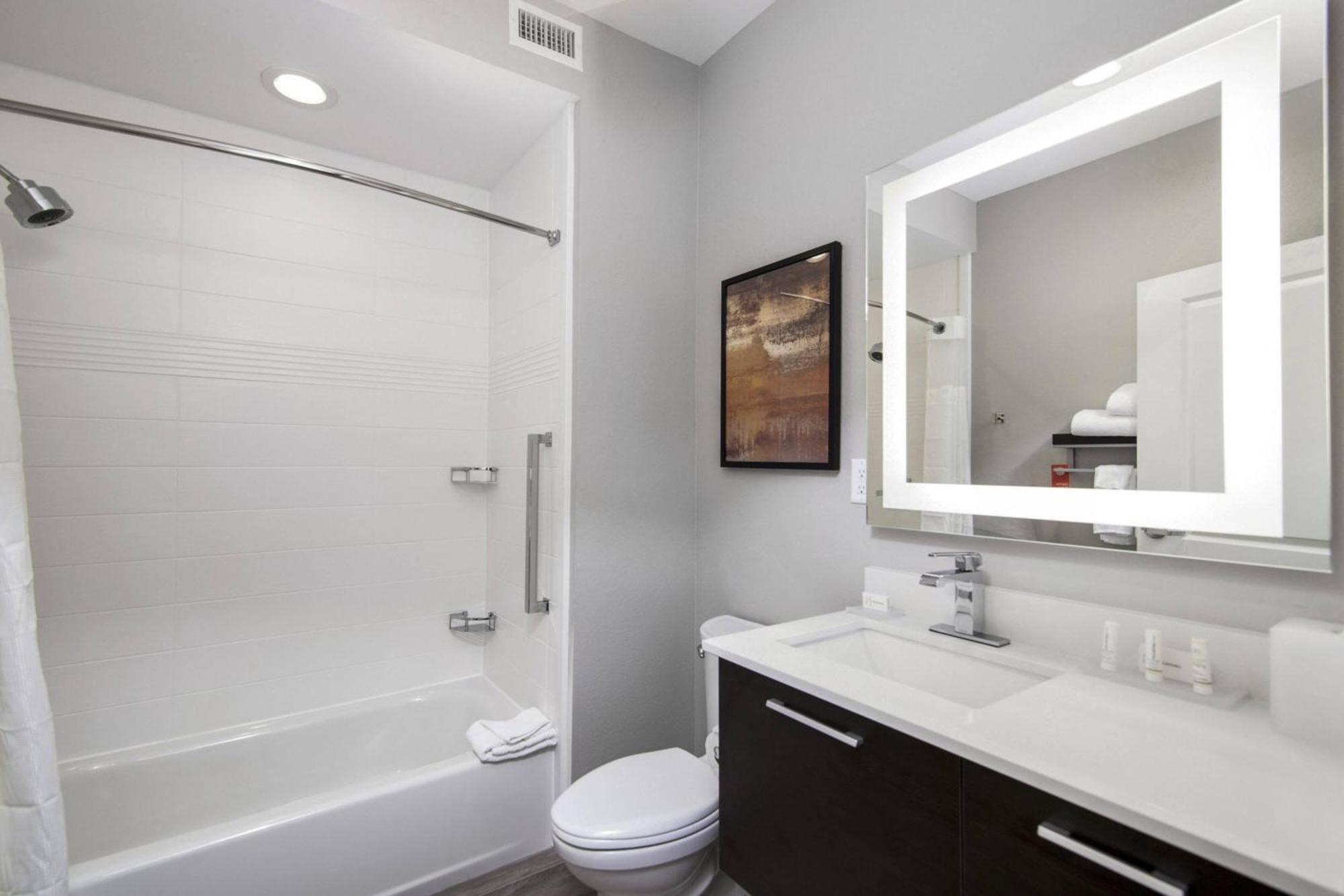 Towneplace Suites By Marriott Houston Hobby Airport Extérieur photo